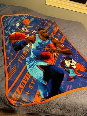 Franco Space Jam Tune Squad Looney Tunes Bugs Bunny Taz Throw Blanket